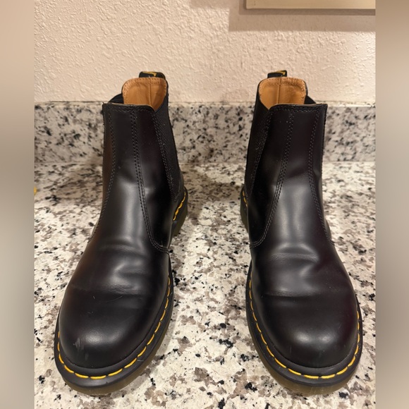 Dr Marten Chelsea Boot - Picture 2 of 7